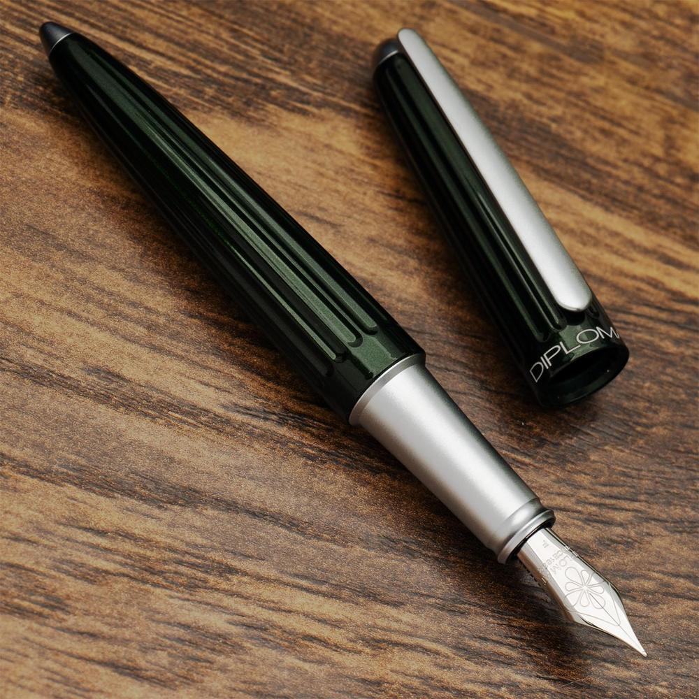 Diplomat Fountain Pen - Aero Evergreen - Image 2