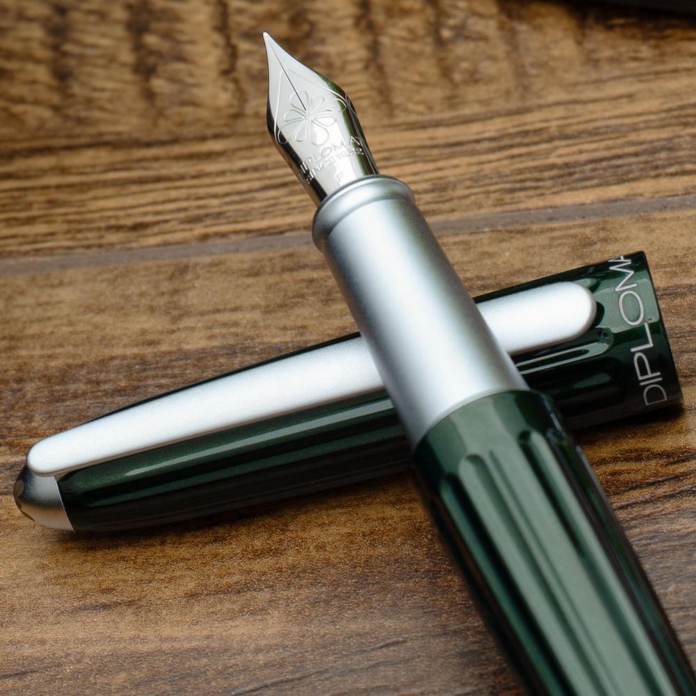 Diplomat Fountain Pen - Aero Evergreen - Image 6