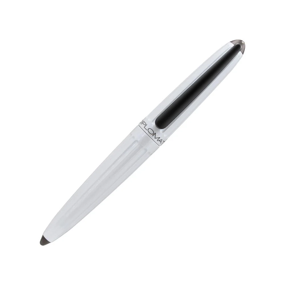 Diplomat Fountain Pen - Aero Lacquered White - Image 2