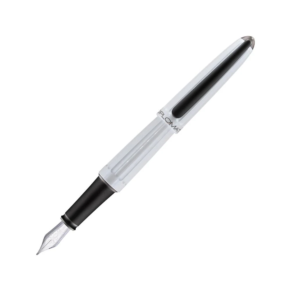 Diplomat Fountain Pen - Aero Lacquered White - Image 4