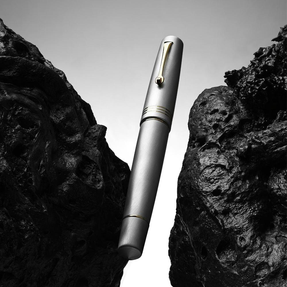 Leonardo Fountain Pen - Momento Zero (14K Gold) - Aluminia - Limited Edition (2025) - Image 6