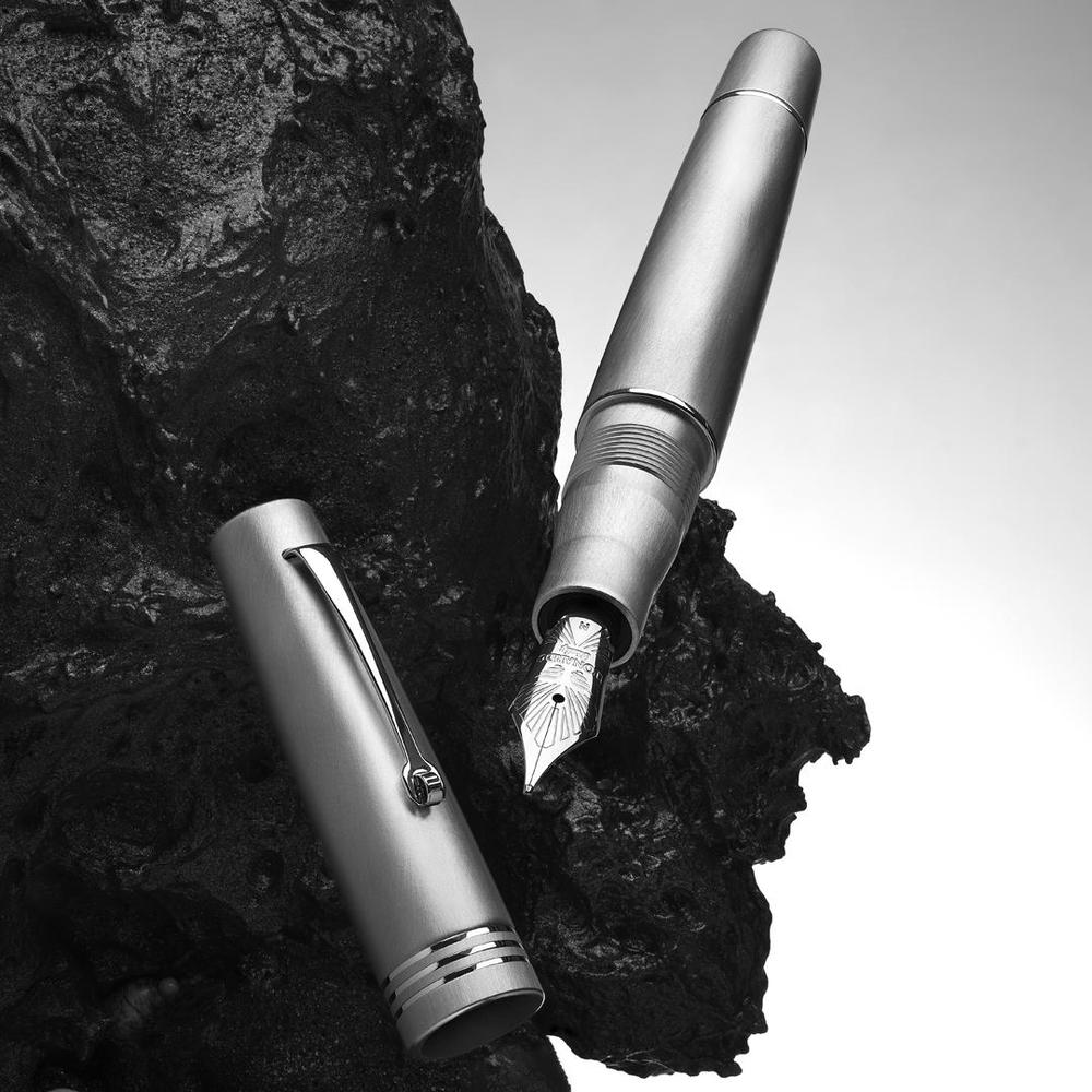 Leonardo Fountain Pen - Momento Zero (14K Gold) - Aluminia - Limited Edition (2025) - Image 9