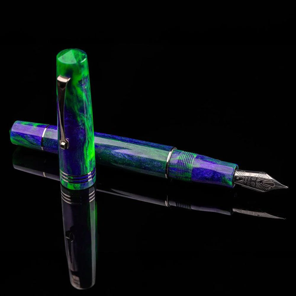 Leonardo × @scientificallyengineered Hatching Halloween "Poison Dart Frog" Fountain Pen - Image 3