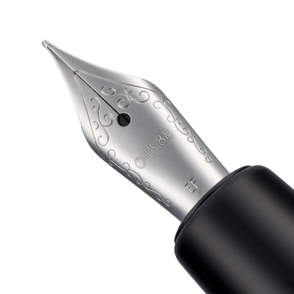 Opus 88 × @gabbitries Desk Creatures Fountain Pen - Image 13