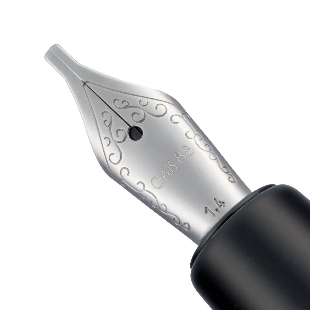 Opus 88 × @gabbitries Desk Creatures Fountain Pen - Image 7