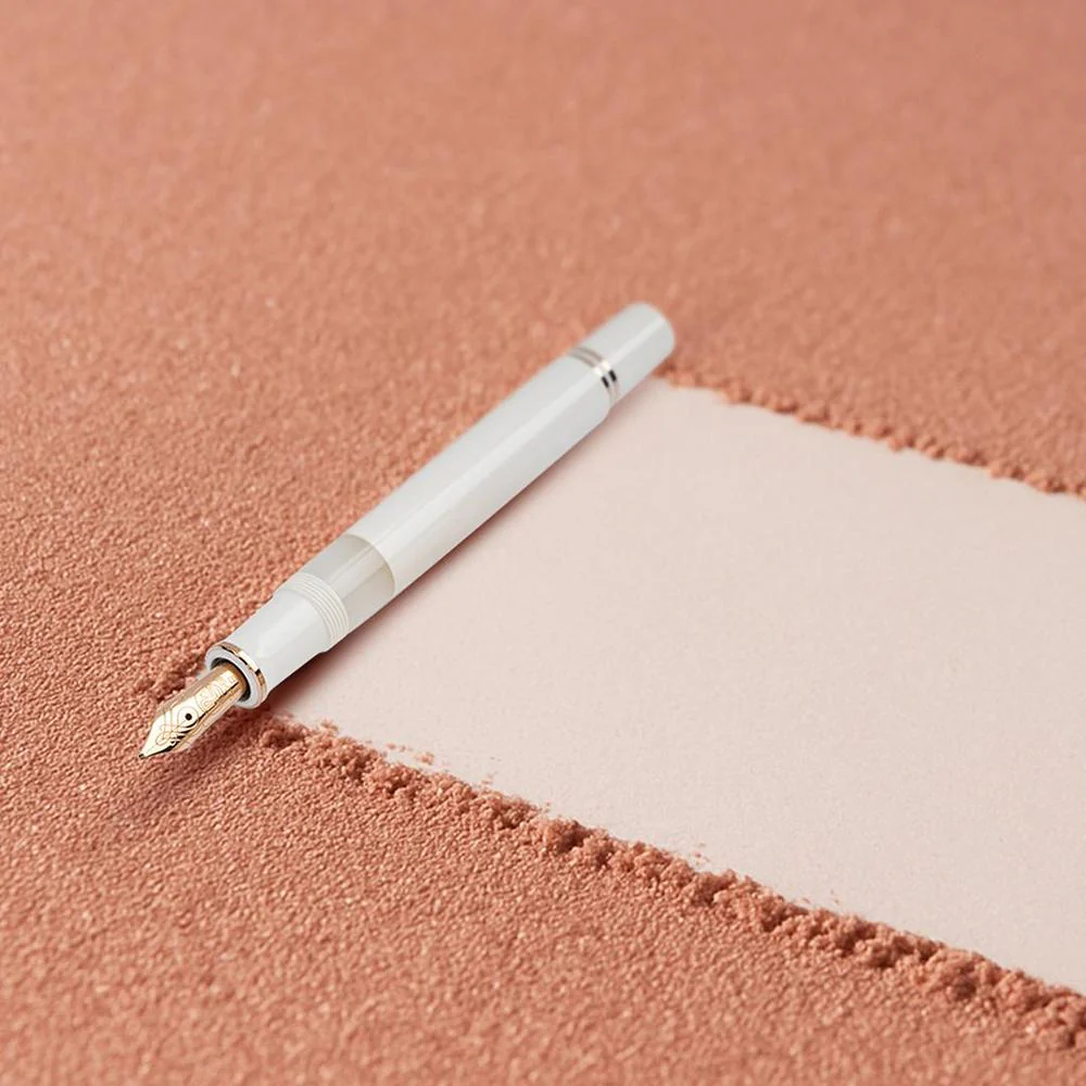 Pelikan Fountain Pen - M600 Souverän White & Rose Gold - Special Edition (2025) - Image 3