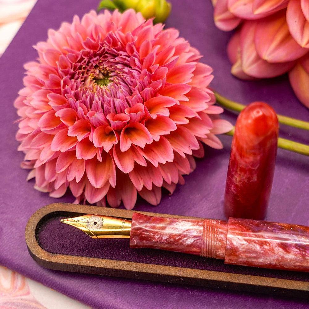 Tailored Pen Company × @nibsandflourishes - Dahlia Fountain Pen - Image 3