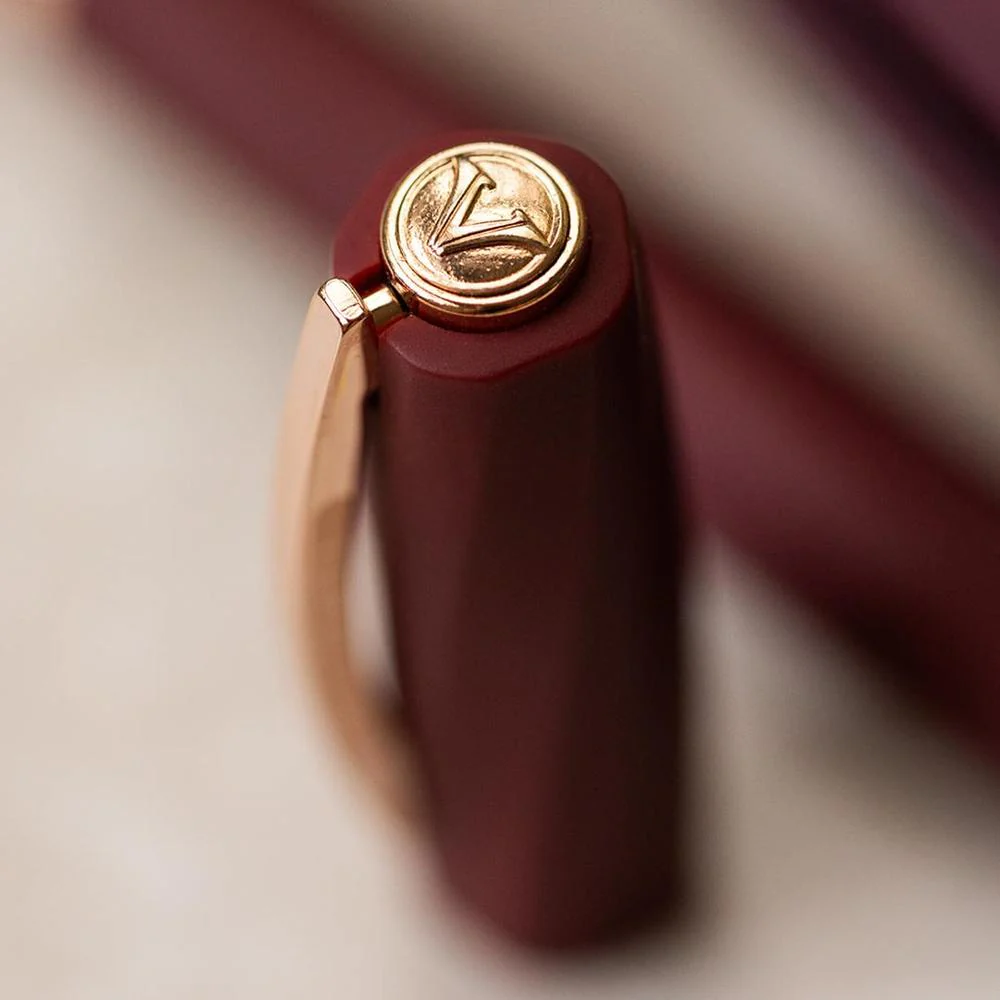 Visconti Fountain Pen - Divina Matte - Bordeaux - Image 5